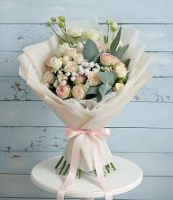 Букет цветов из:  Розы и Лизиантусы в Сузуне