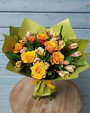 Букет цветов из:  Альстромерии и Розы в Сузуне