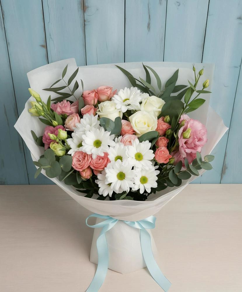 Букет цветов из: Розы, Лизиантусы и Хризантемы в Сузуне