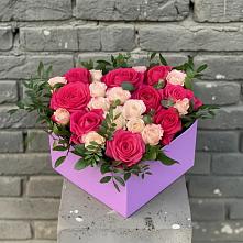 Цветочная композиция из Розы в коробке в Сузуне