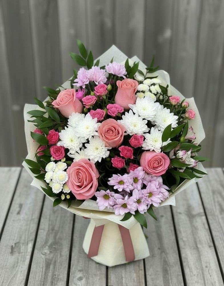 Букет цветов из: Альстромерии, Гвоздики, Розы и Хризантемы в Сузуне