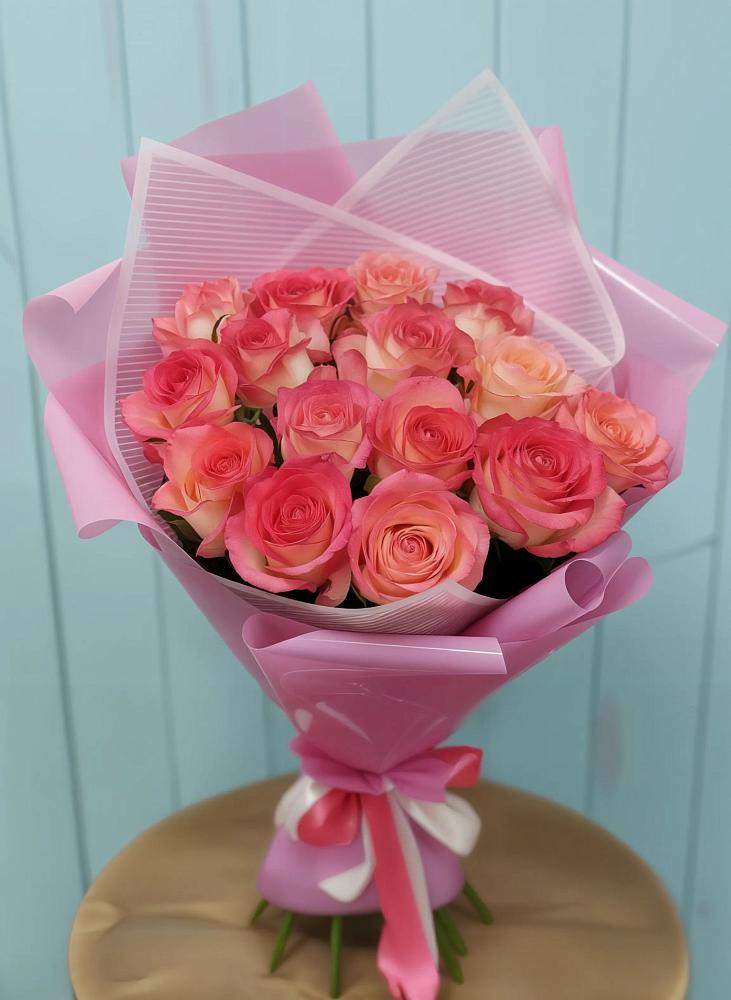 Букет 15 Розовых роз Равель в Сузуне