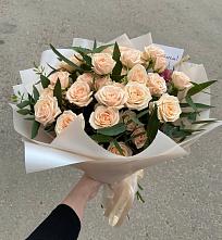 Букет Кремовые розы Латте в Сузуне
