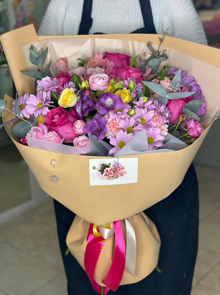 Букет цветов из: Хризантемы, Гвоздики и Альстромерии в Сузуне