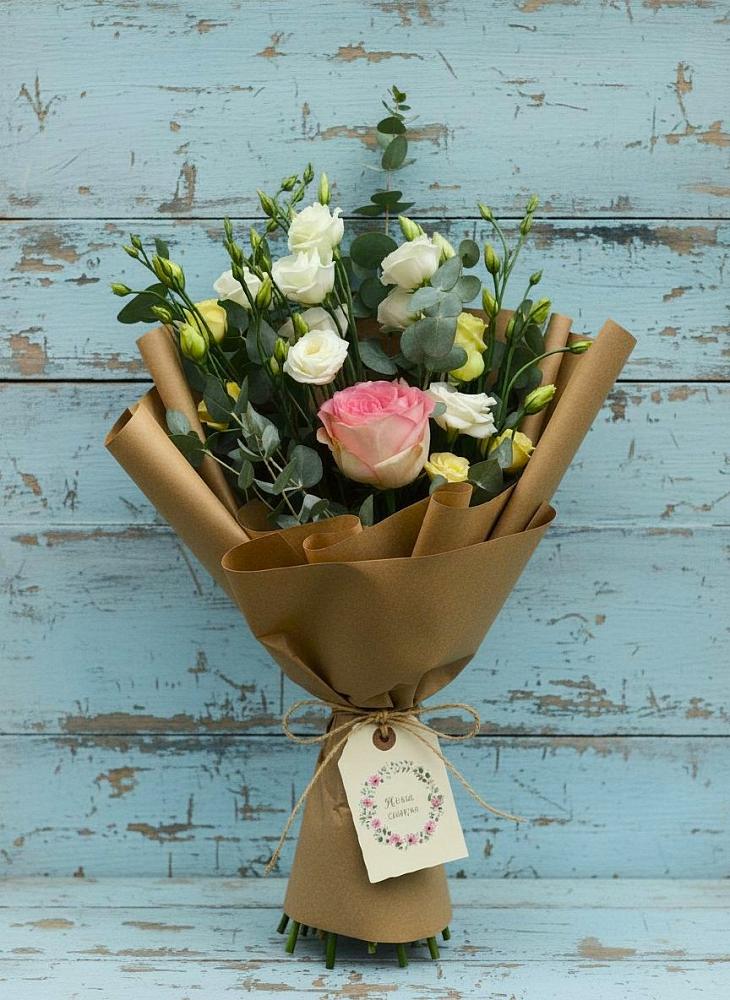 Букет цветов из: Розы и Лизиантусы в Сузуне