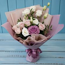 Букет цветов из:  Розы и Лизиантусы в Сузуне