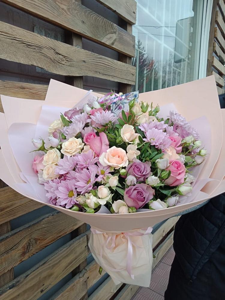 Букет цветов из: Розы и Хризантемы в Сузуне