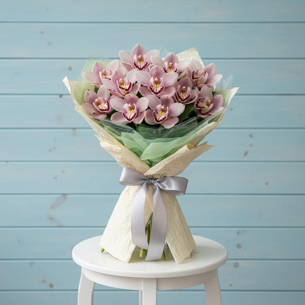 Букет цветов из: Орхидеи и Розы в Сузуне