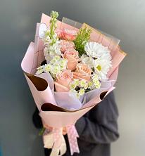 Букет цветов из:  Хризантемы и Розы в Сузуне