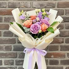 Букет цветов из:  Лизиантусы и Розы в Сузуне