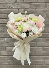 Букет цветов из:  Гвоздики, Розы, Лизиантусы и Хризантемы в Сузуне