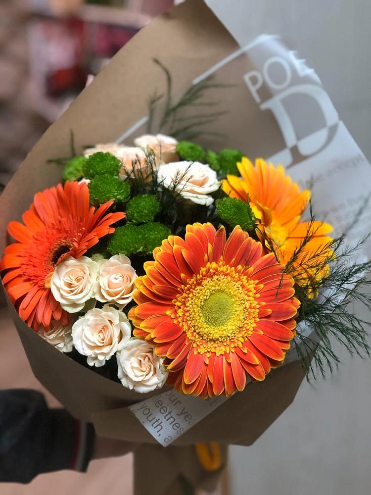 Букет цветов из: Герберы, Хризантемы и Розы в Сузуне